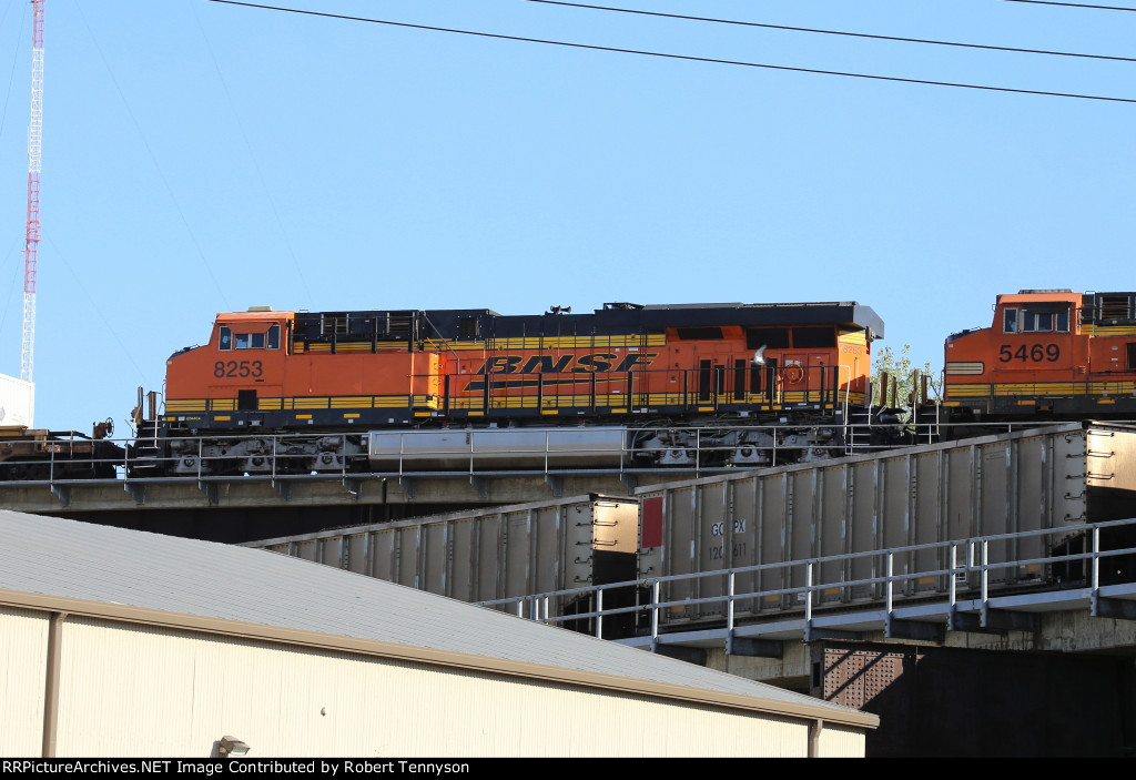 BNSF 8253